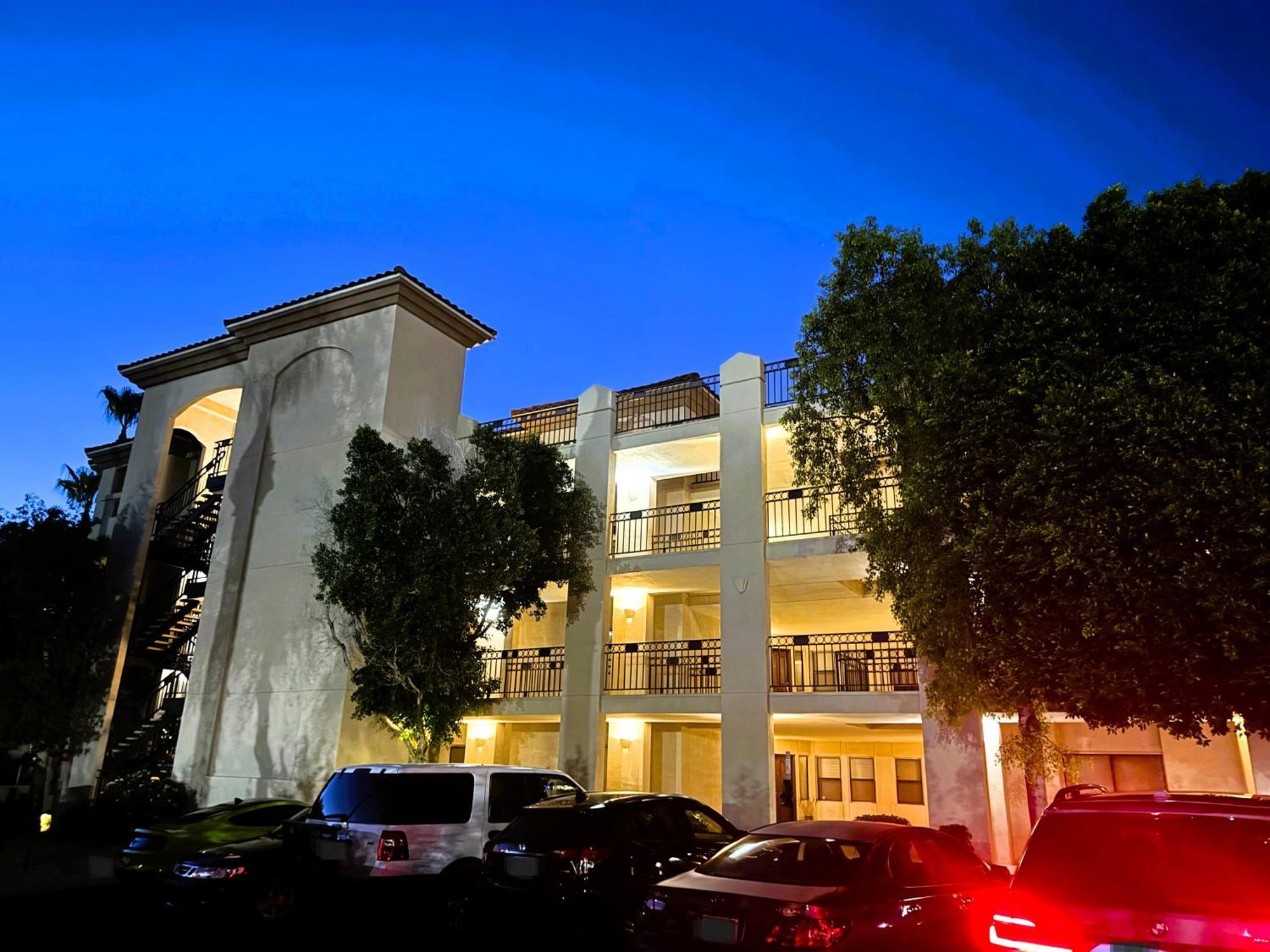 New Modern Apt, Vacation Or Long Apartment *